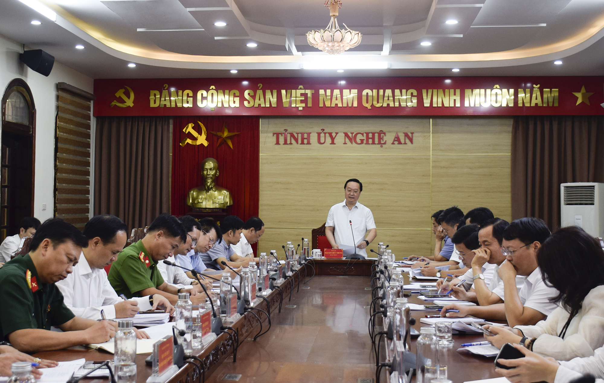 Anh-tin-bai